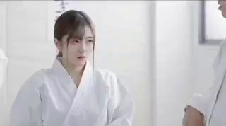 大奶妹先乳交后口爆觉得很美味